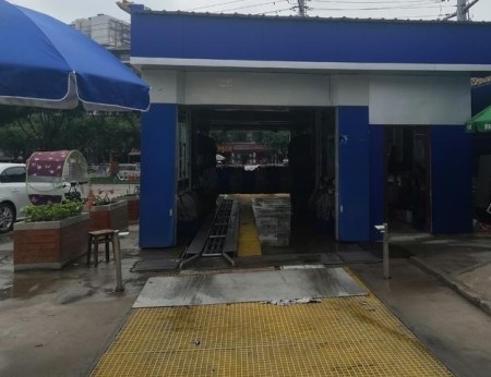 洗車場安裝AI視頻監(jiān)控，解決車牌識別和車流統(tǒng)計難題
