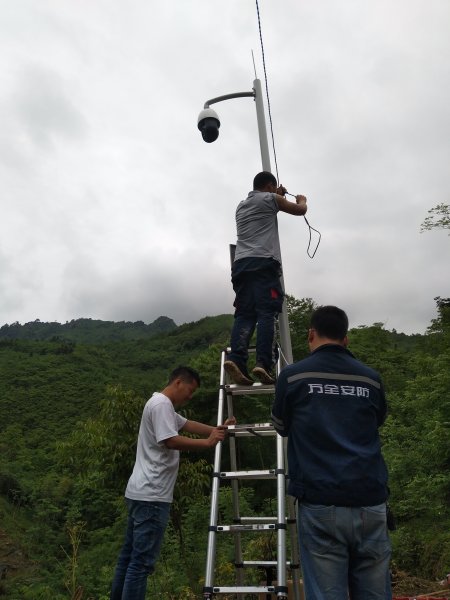 弱電工程，智能化核心，賦能商場、辦公、家居，打造安全高效智慧生活。